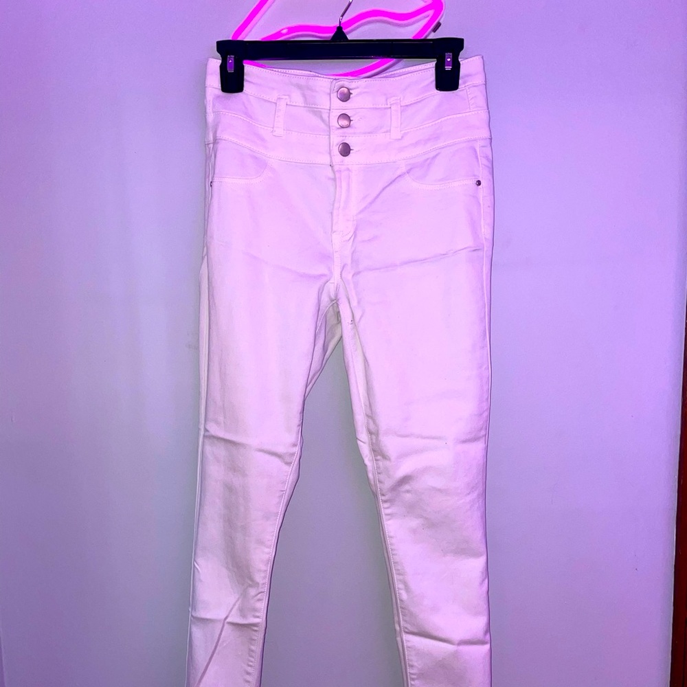 white high waisted jeans